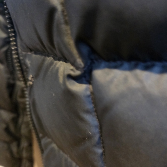 The North Face Women's Black Puffer Coat - Picture 4 of 13